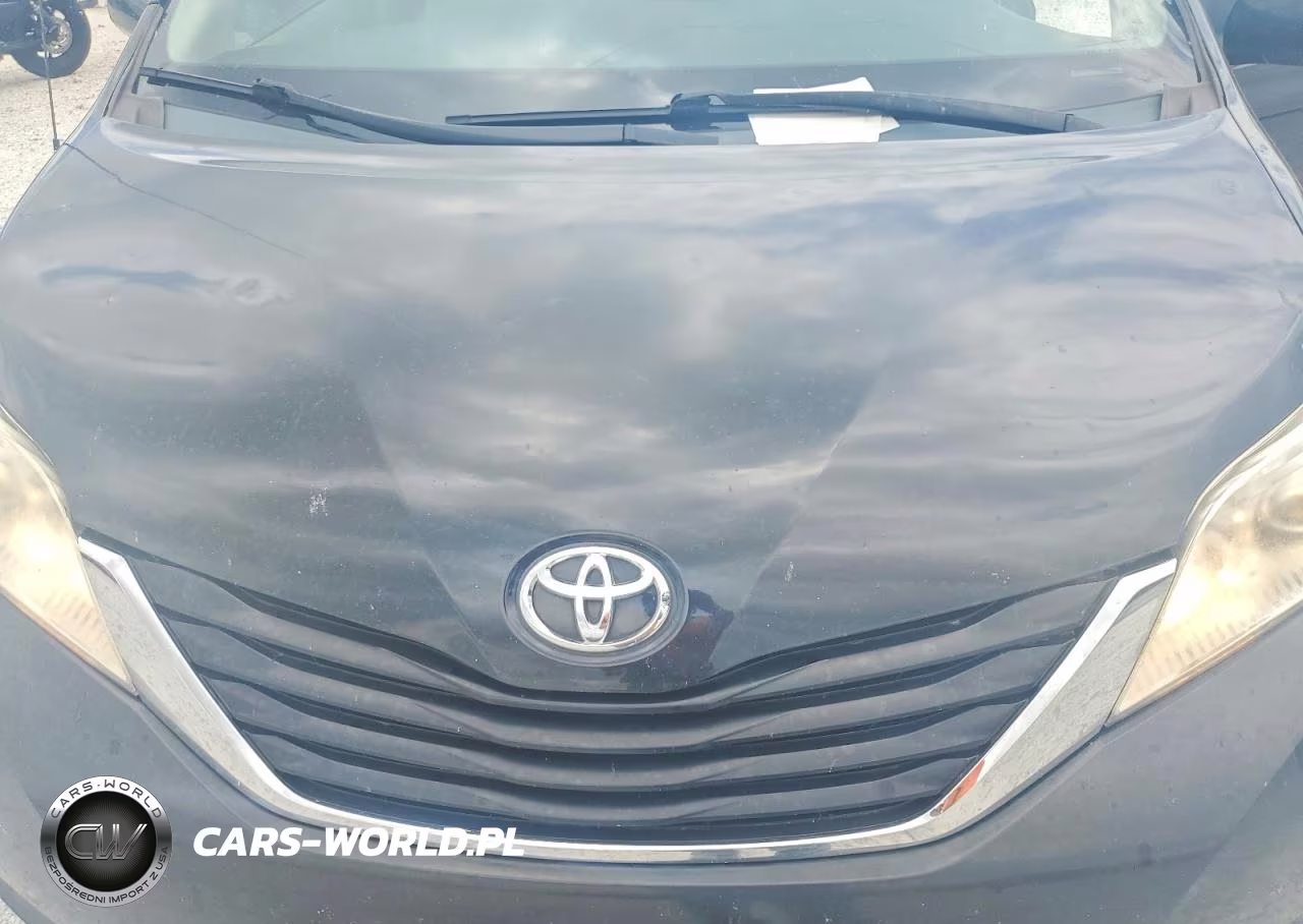 2011 Toyota Sienna Le VIN:5TDKK3DCXBS113754 - 12