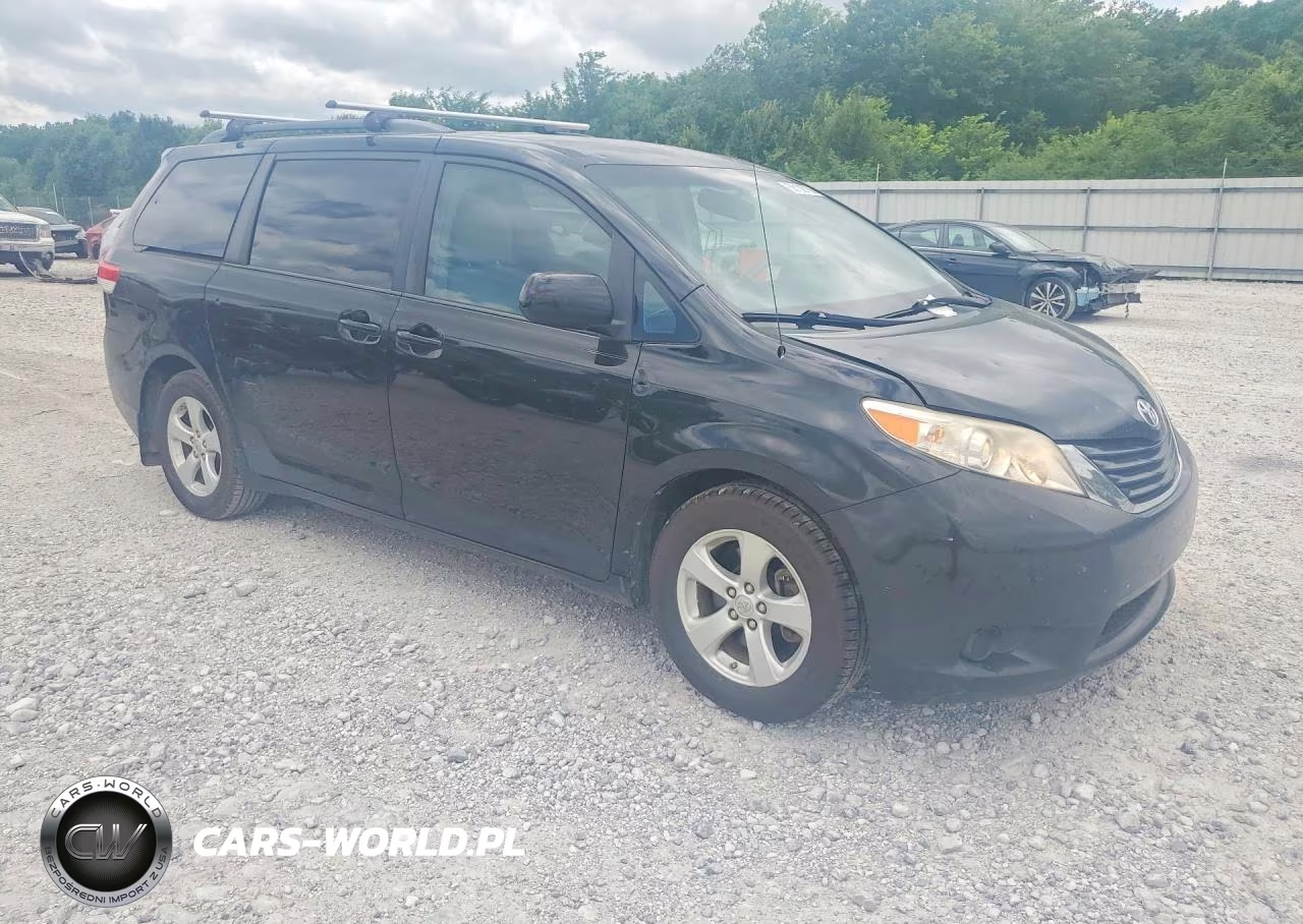 2011 Toyota Sienna Le VIN:5TDKK3DCXBS113754 - 4