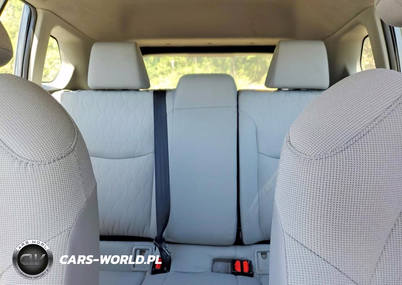 2025 Toyota Corolla Cross L VIN:7MUAAABG7SV142613 - 10