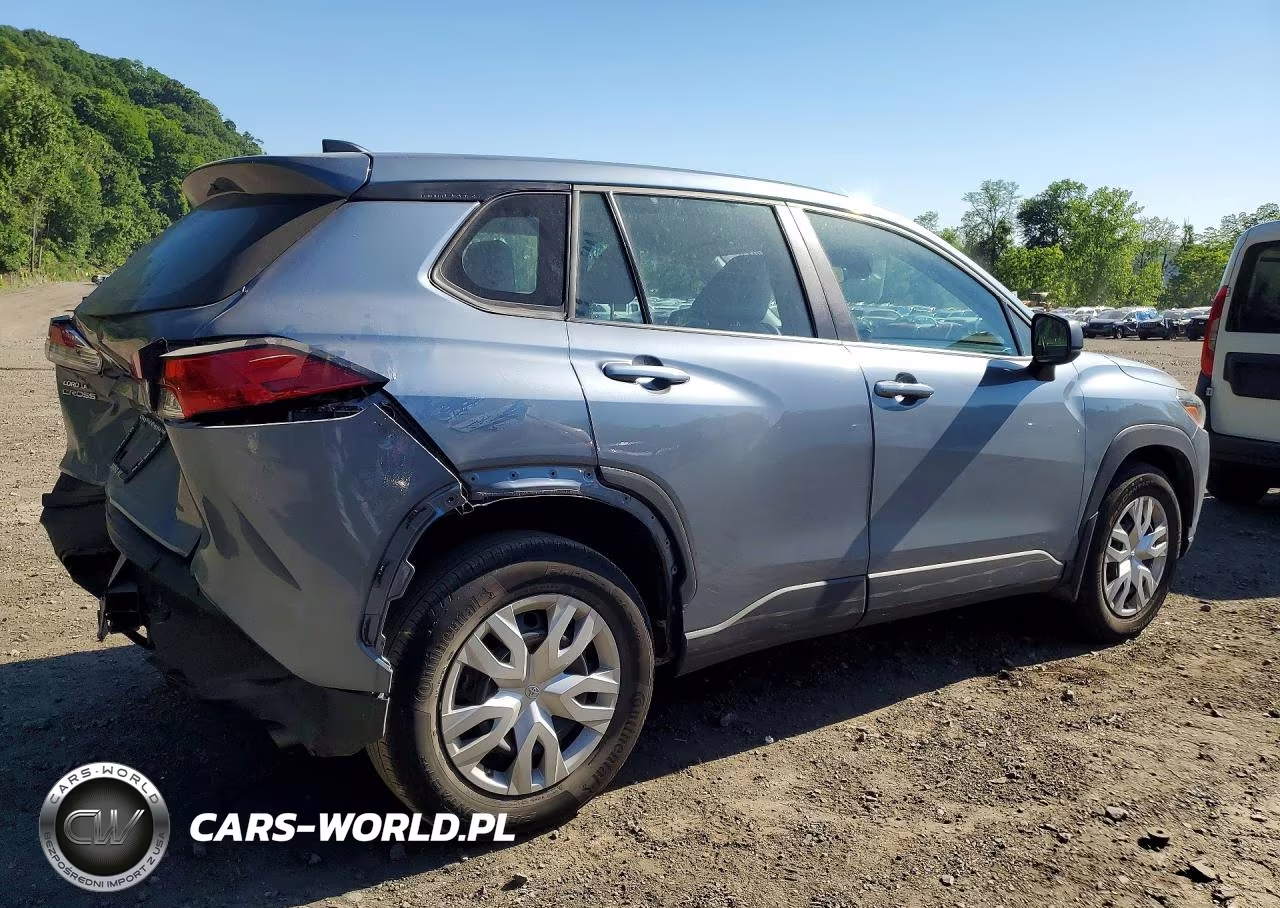 2025 Toyota Corolla Cross L VIN:7MUAAABG7SV142613 - 3