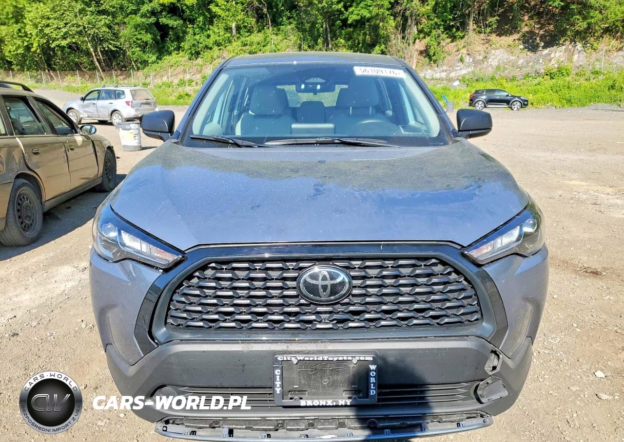 2025 Toyota Corolla Cross L VIN:7MUAAABG7SV142613 - 5