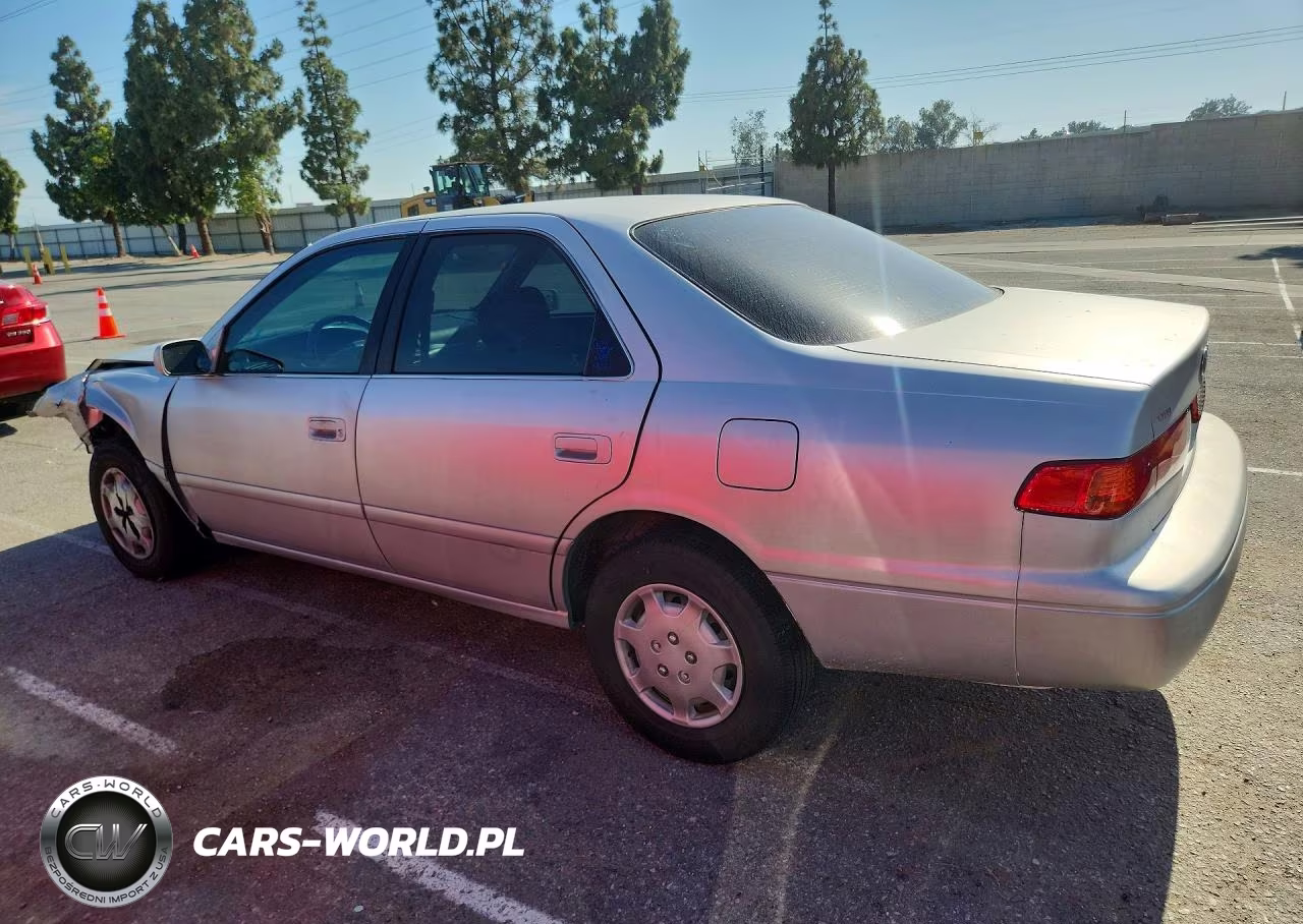 2000 Toyota Camry Ce VIN:4T1BG22K4YU696764 - 2