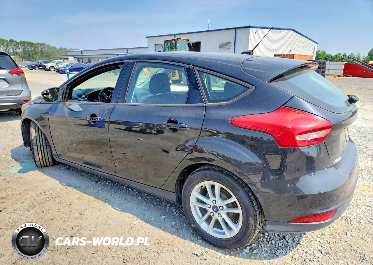 2015 Ford Focus Se VIN:1FADP3K25FL355658 - 2