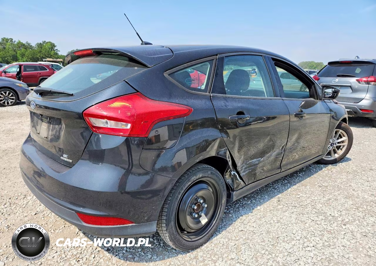 2015 Ford Focus Se VIN:1FADP3K25FL355658 - 3