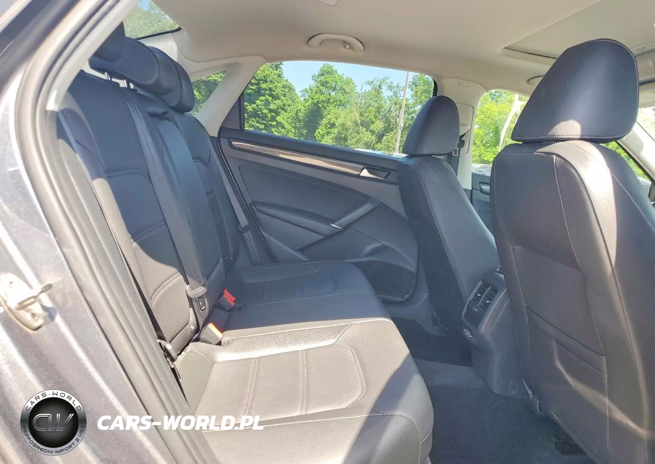 2020 Volkswagen Passat R-Line VIN:1VWMA7A33LC015933 - 10