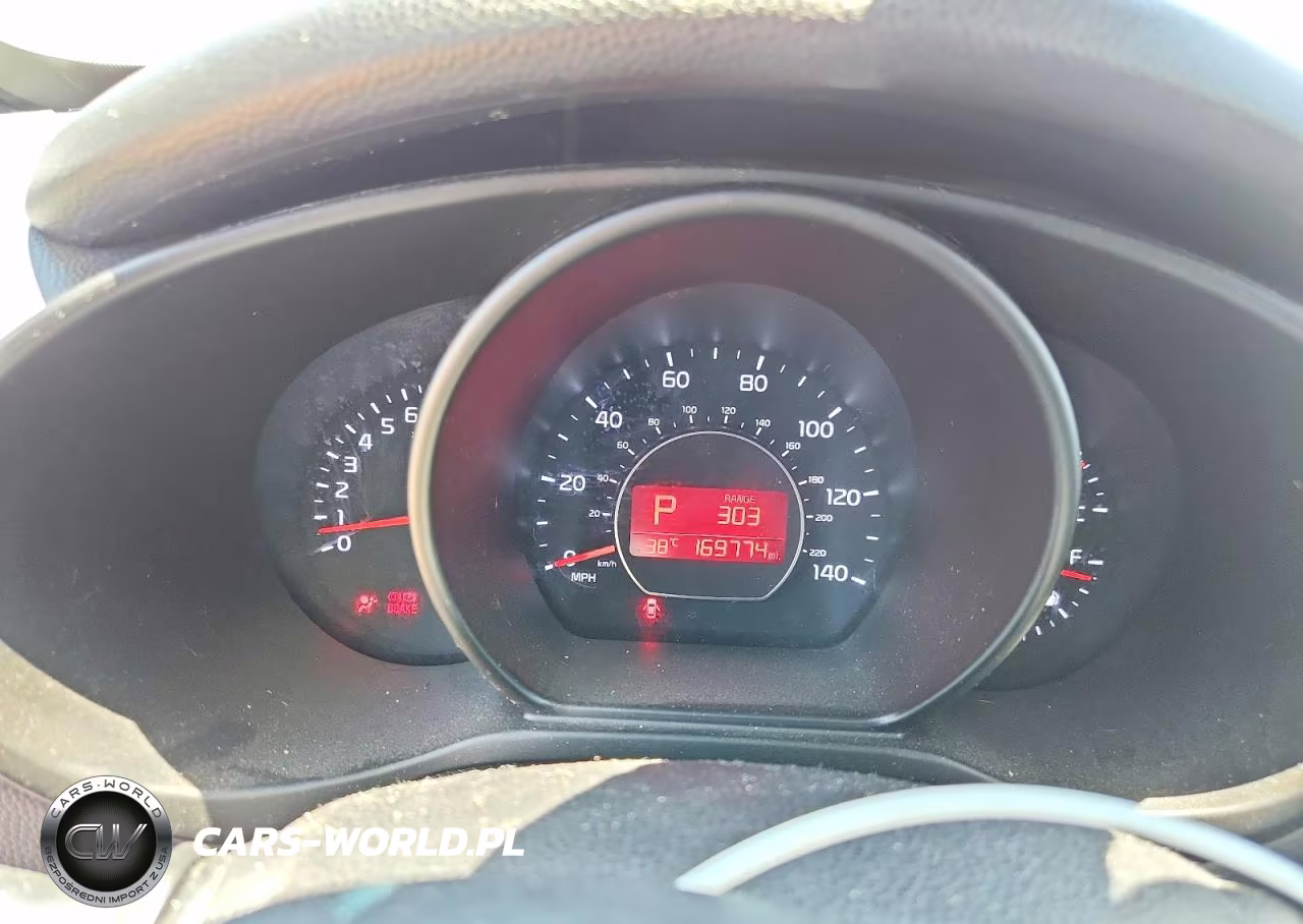 2016 Kia Soul + VIN:KNDJP3A58G7293269 - 9