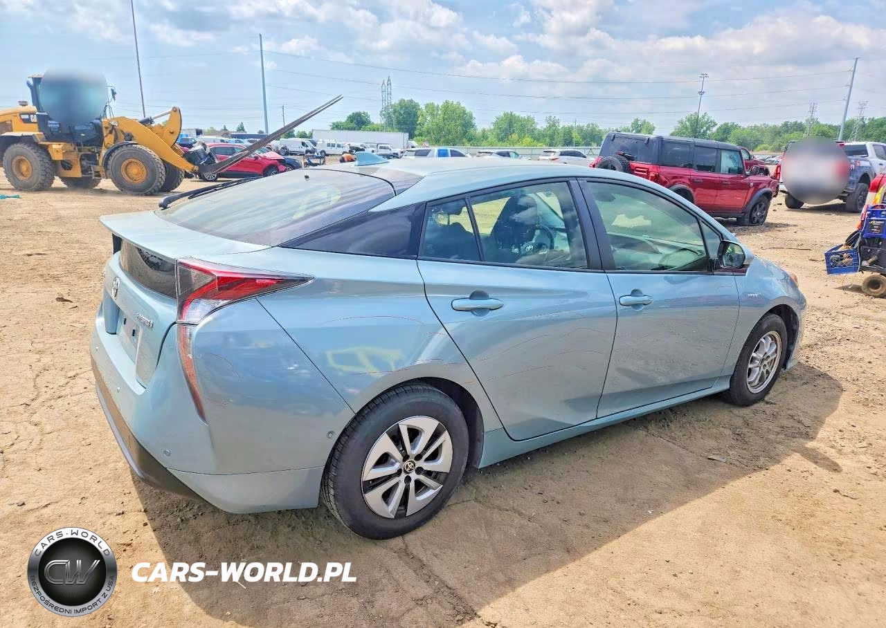 2018 Toyota Prius Two VIN:JTDKBRFU4J3584064 - 3