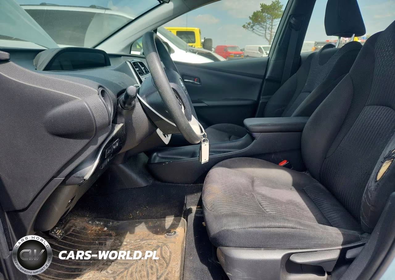 2018 Toyota Prius Two VIN:JTDKBRFU4J3584064 - 7