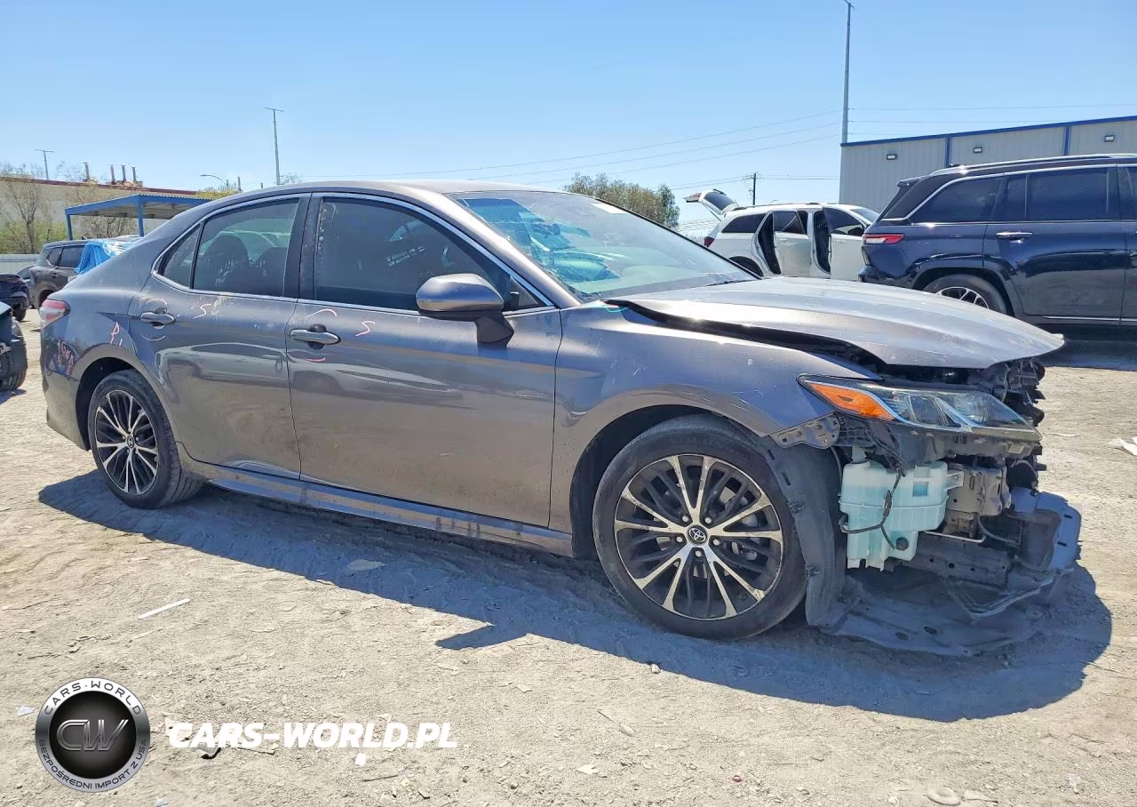 2018 Toyota Camry Se VIN:4T1B11HK0JU651619 - 4