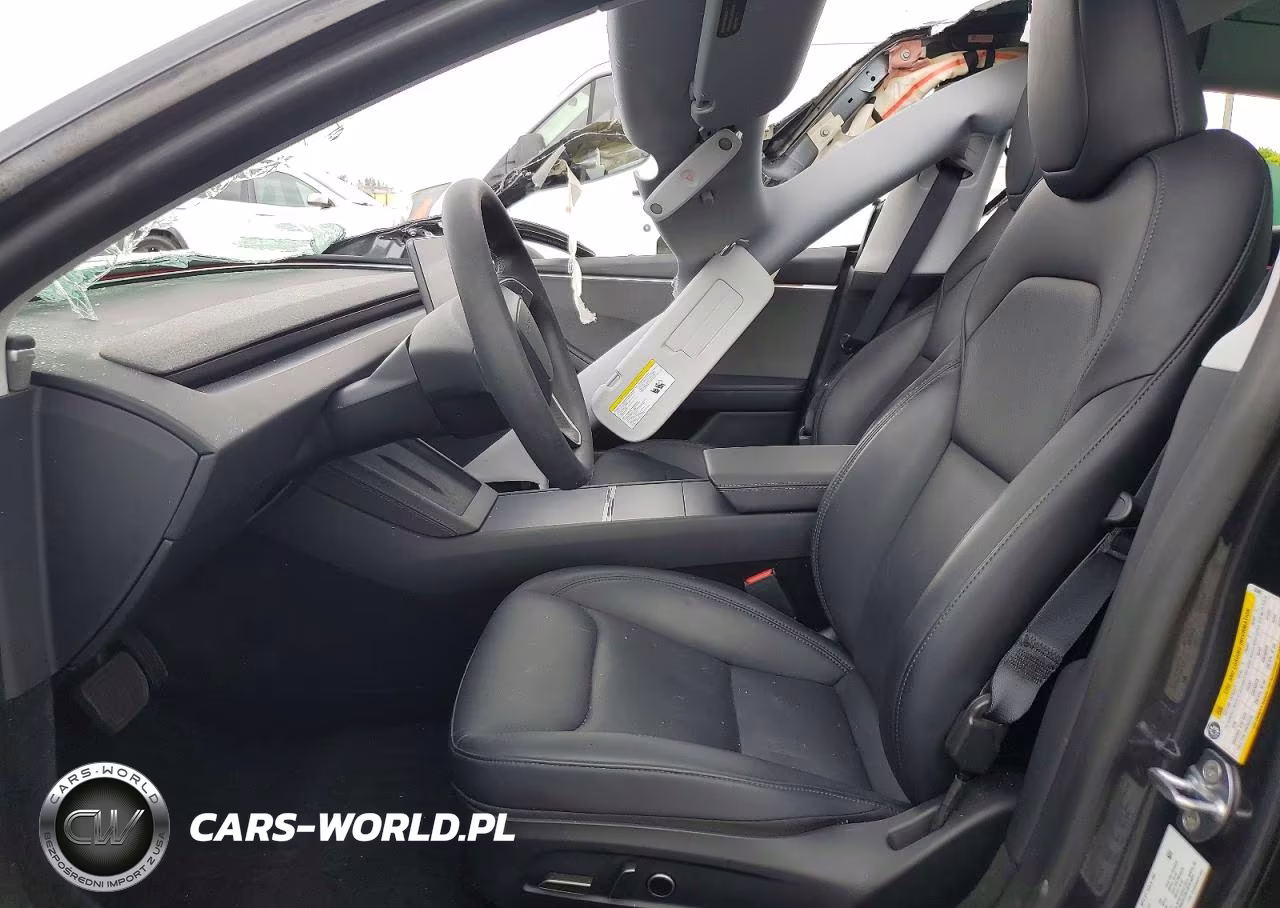 2025 Tesla Model 3 VIN:5YJ3E1EA2SF035987 - 7