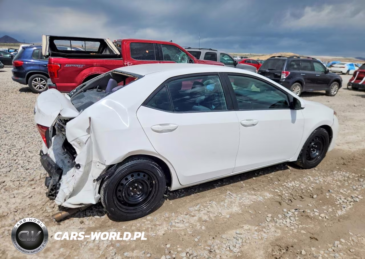 2019 Toyota Corolla Le VIN:2T1BURHE1KC223934 - 3