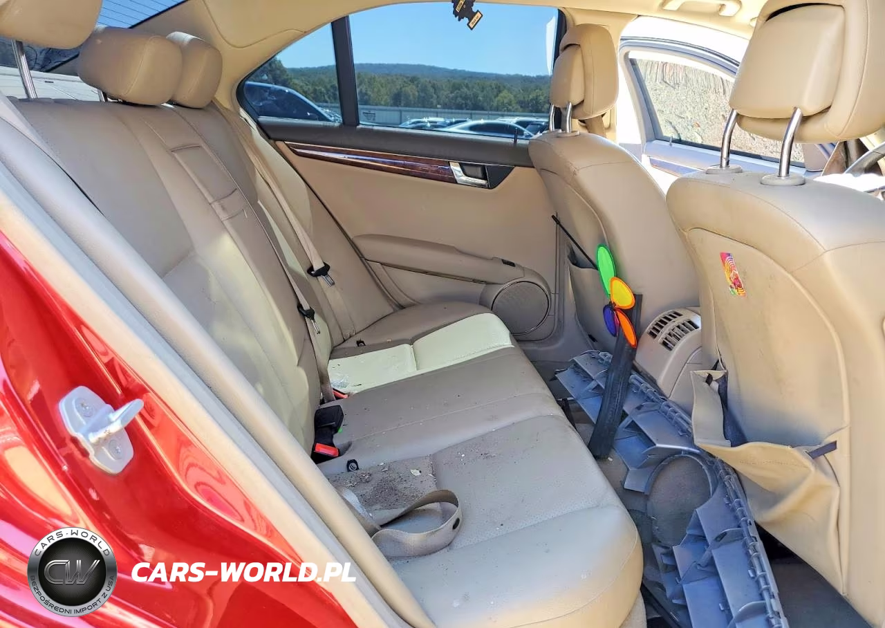 2010 Mercedes-Benz C 300 4Matic VIN:WDDGF8BBXAR104928 - 10