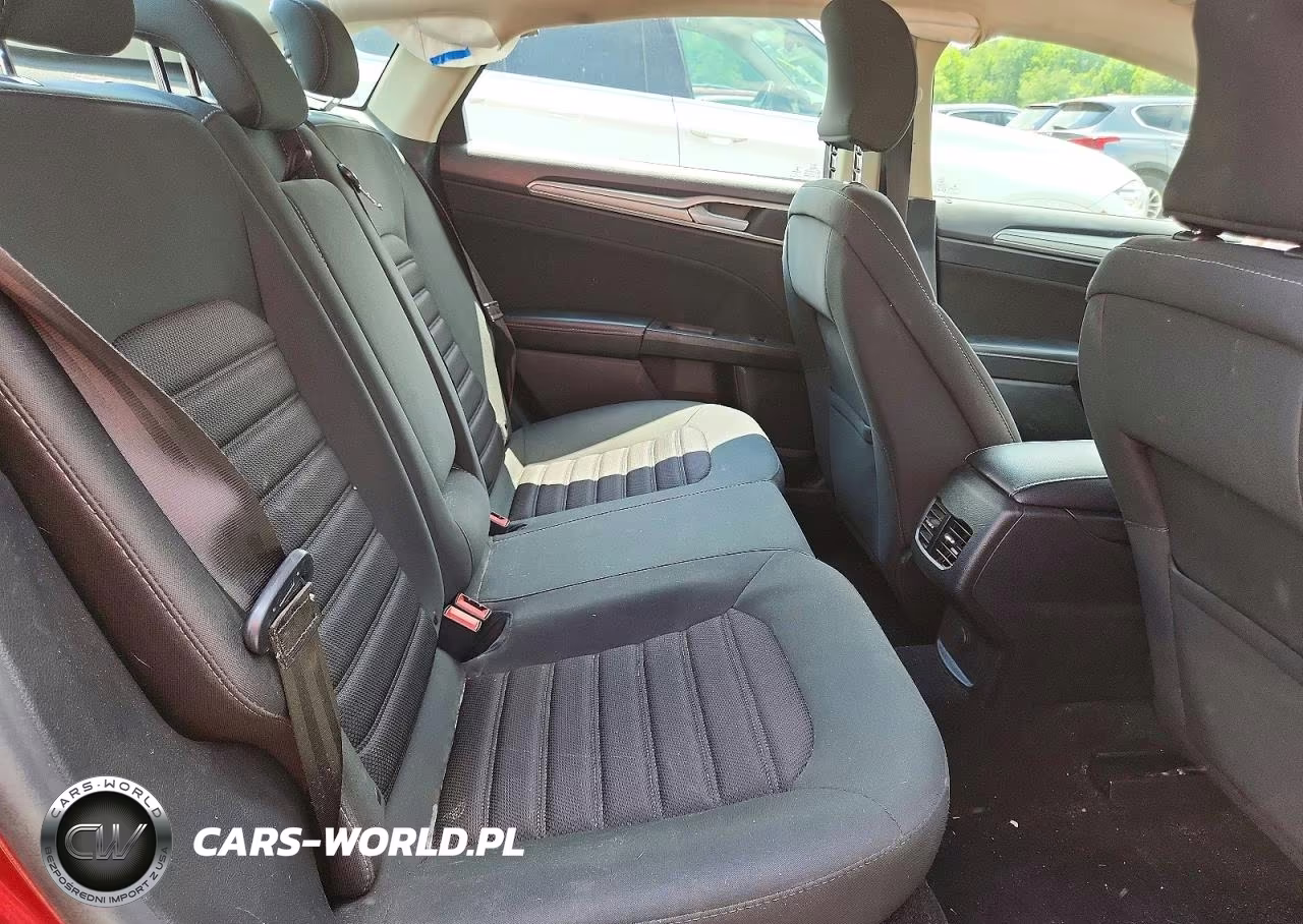 2019 Ford Fusion Se VIN:3FA6P0HD2KR111428 - 10