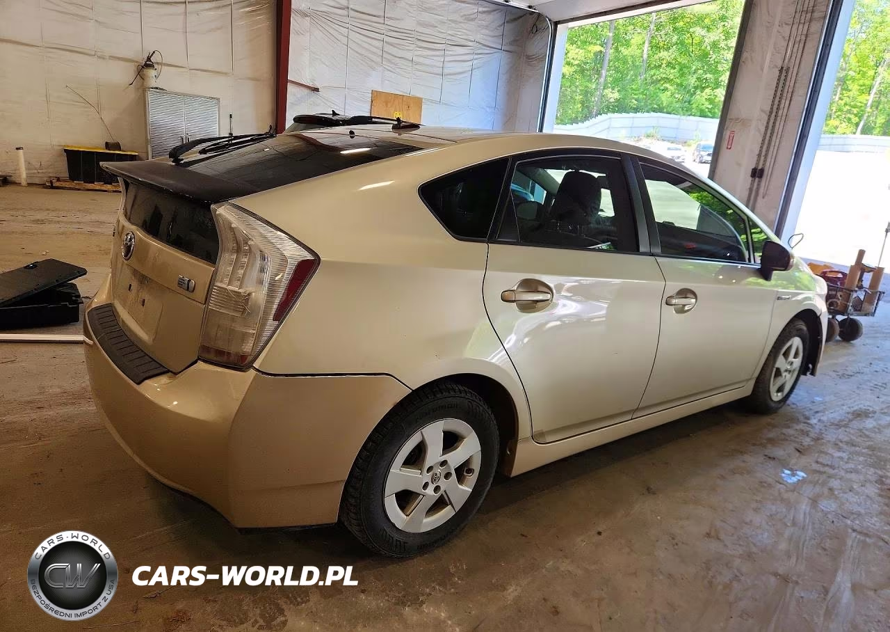 2011 Toyota Prius Two VIN:JTDKN3DU9B0295742 - 3