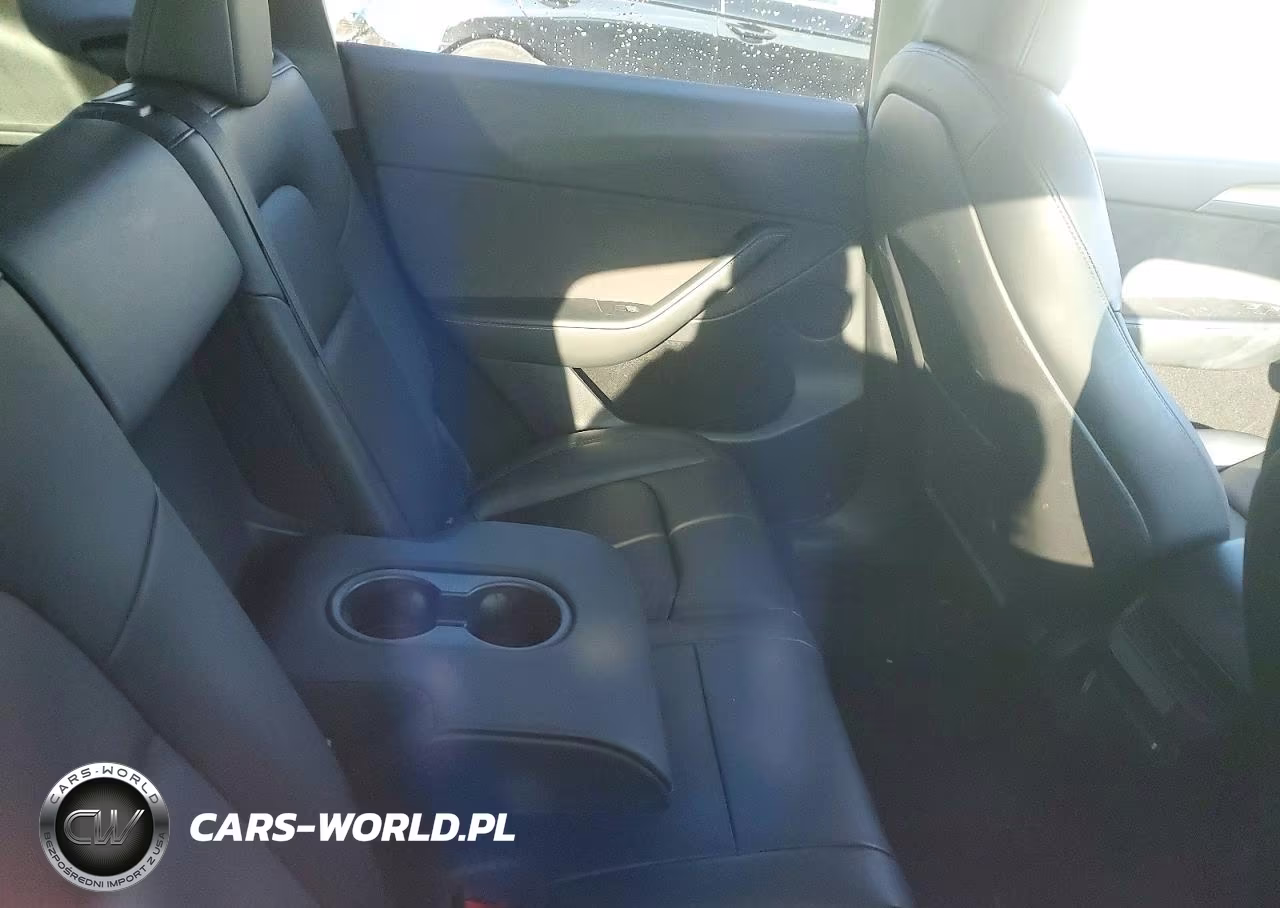 2023 Tesla Model Y VIN:7SAYGDEE6PA058586 - 10