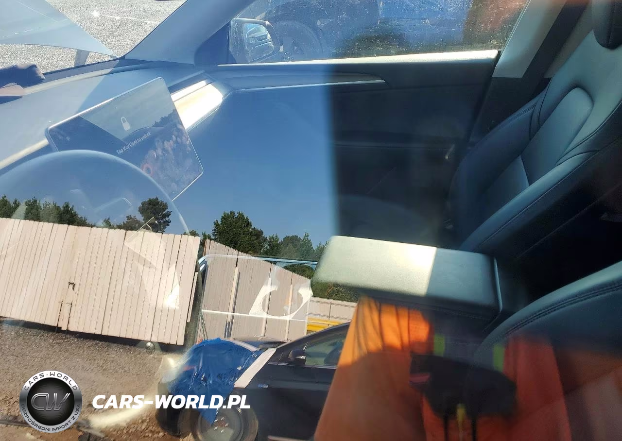 2023 Tesla Model Y VIN:7SAYGDEE6PA058586 - 7