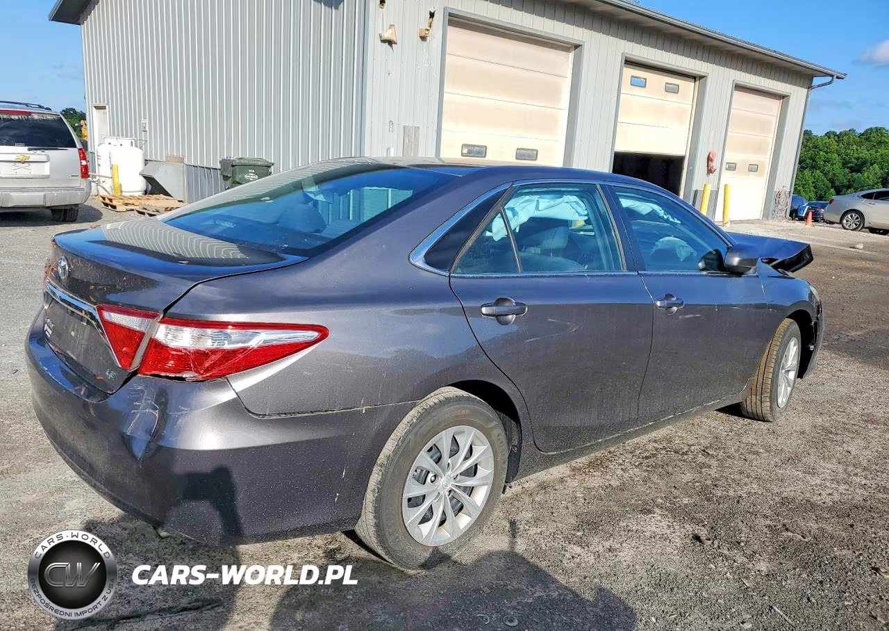 2016 Toyota Camry Le VIN:4T1BF1FK2GU173863 - 3