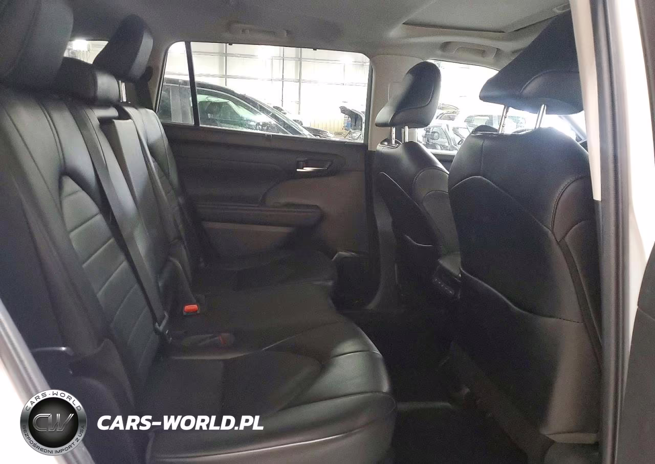 2022 Toyota Highlander Xle VIN:5TDGZRBH0NS179138 - 10