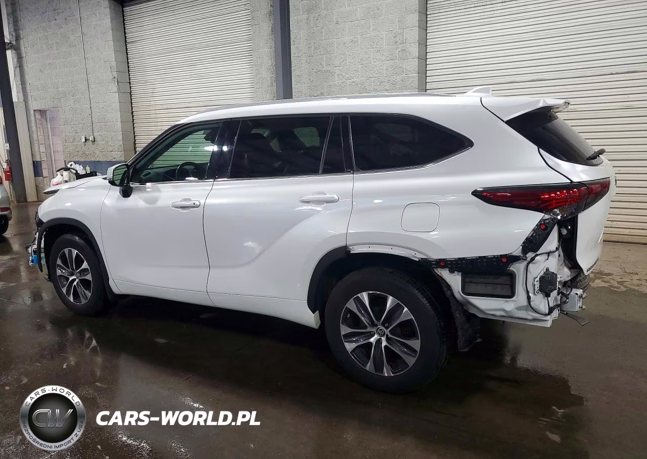 2022 Toyota Highlander Xle VIN:5TDGZRBH0NS179138 - 2