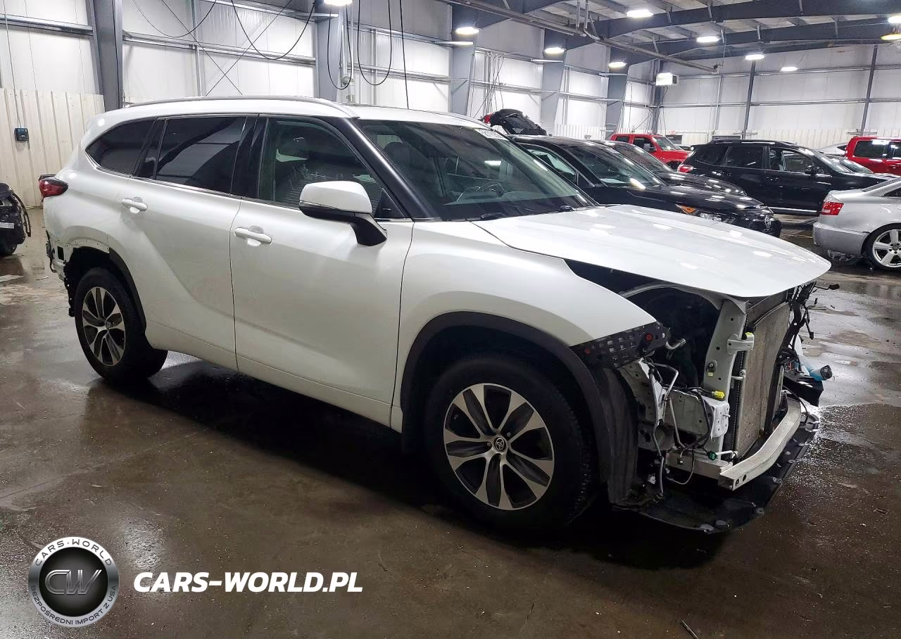 2022 Toyota Highlander Xle VIN:5TDGZRBH0NS179138 - 4
