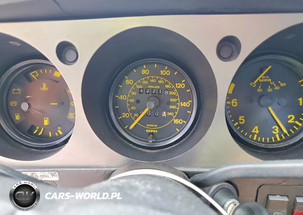 1984 Porsche 944 VIN:WP0AA0944EN453698 - 9