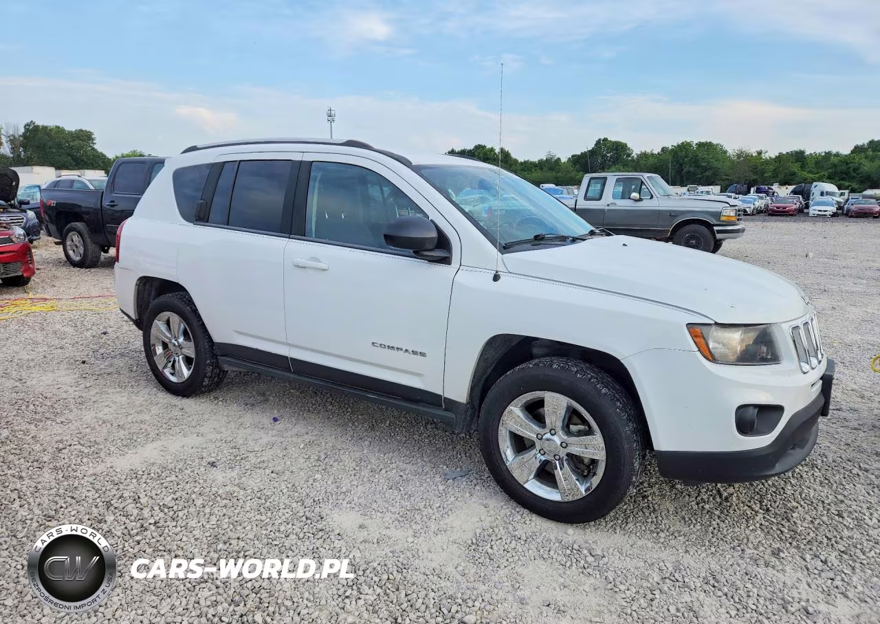 2014 Jeep Compass Sport VIN:1C4NJDBB3ED879552 - 4