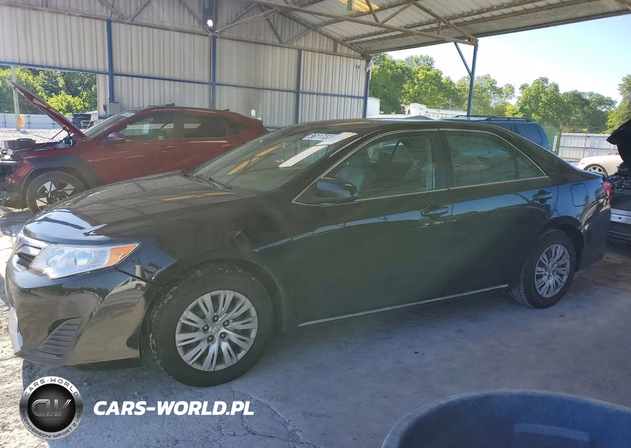 2012 Toyota Camry Le – zdjęcie 1 z 12