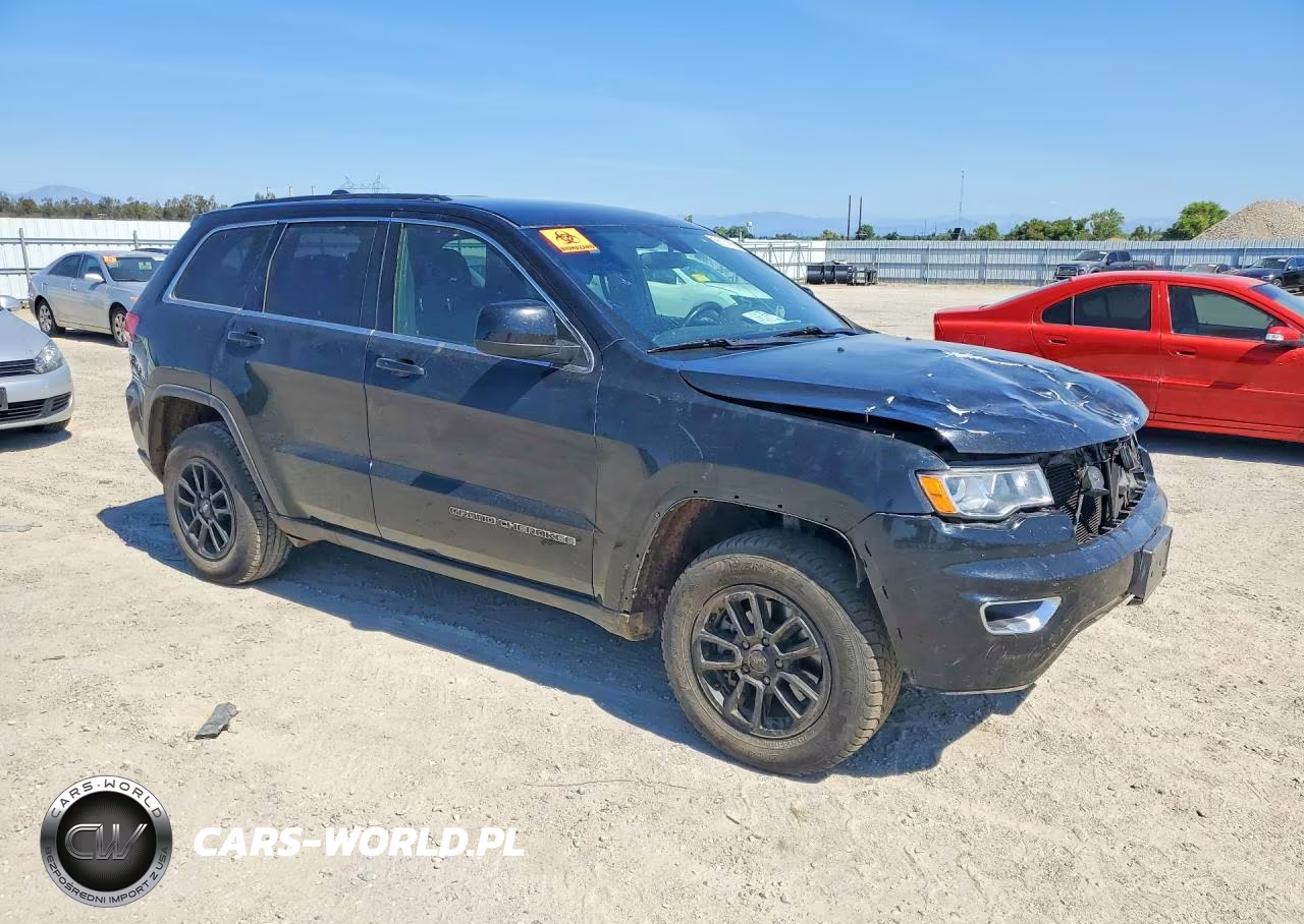 2018 Jeep Grand Cherokee Laredo VIN:1C4RJEAG9JC380422 - 4