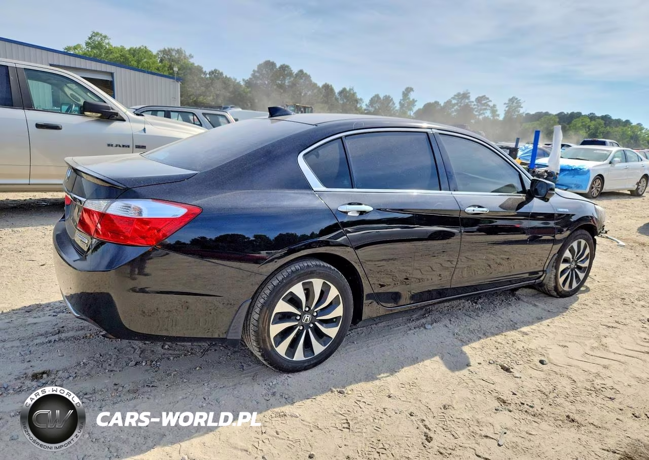 2015 Honda Accord Touring Hybrid VIN:1HGCR6F73FA014392 - 3