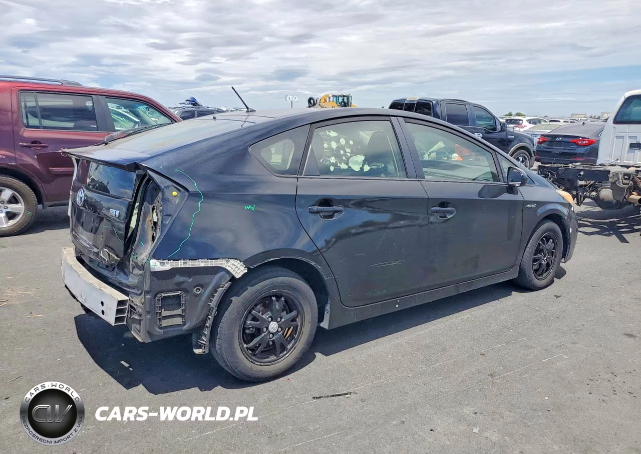 2014 Toyota Prius Two VIN:JTDKN3DU5E0383434 - 3