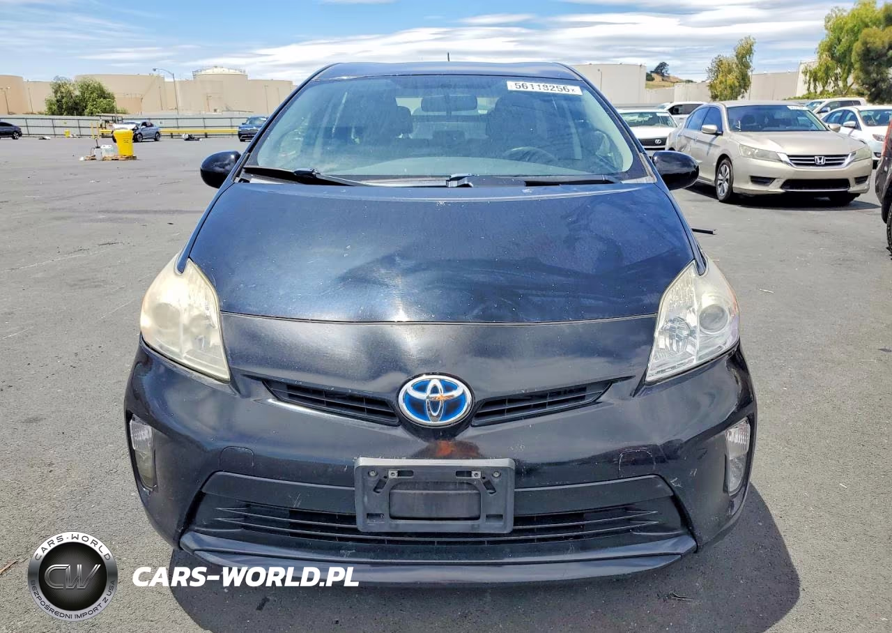 2014 Toyota Prius Two VIN:JTDKN3DU5E0383434 - 5