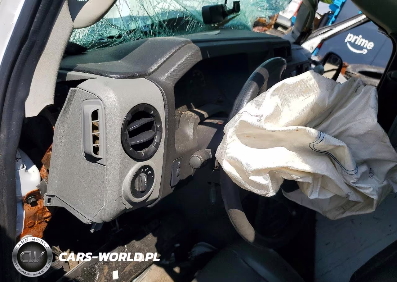 2018 Ford Econoline E350 Super Duty Cutaway Van VIN:1FDWE3F61JDC38311 - 8