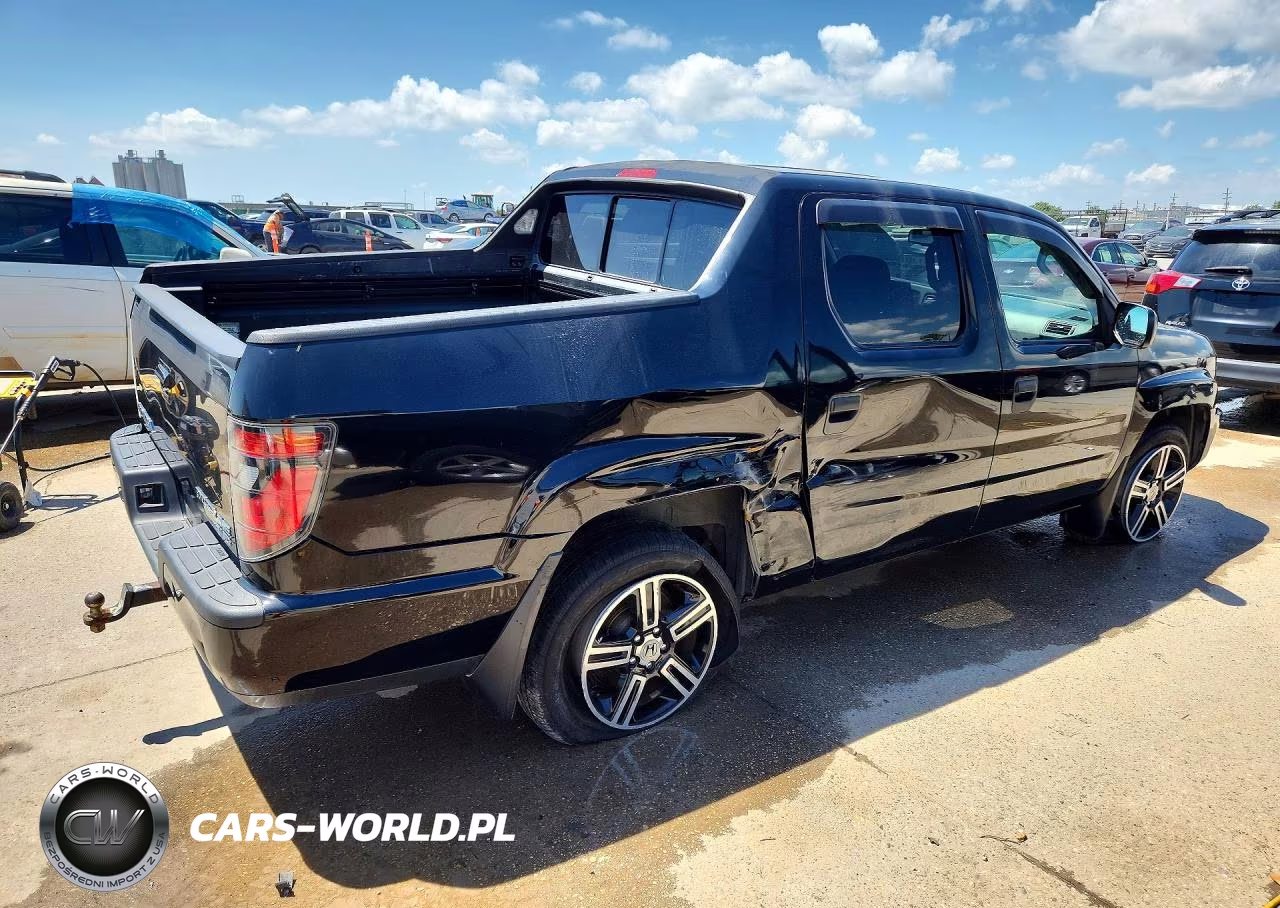 2013 Honda Ridgeline Sport VIN:5FPYK1F74DB015364 - 3
