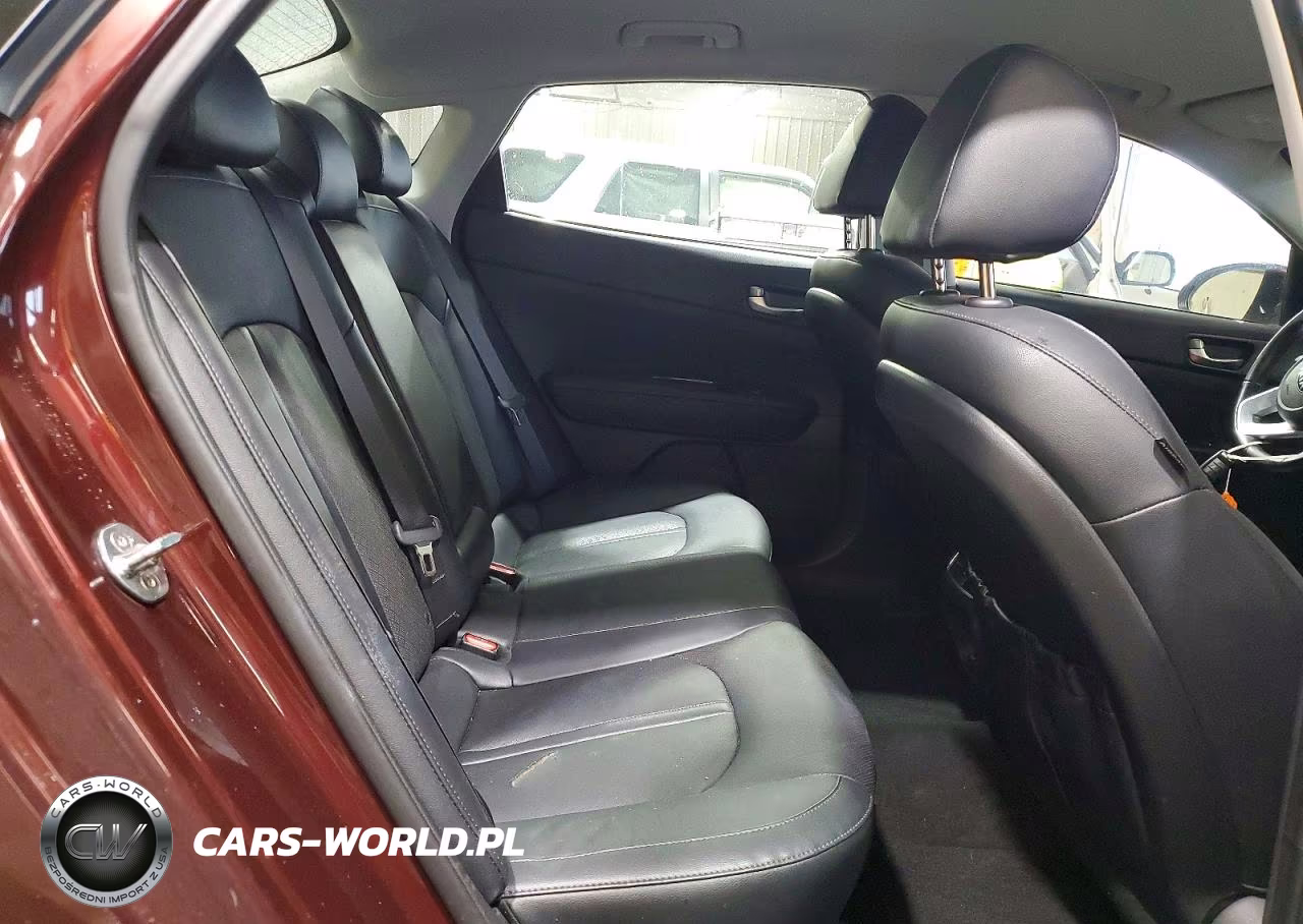 2019 Kia Optima Ex VIN:5XXGU4L13KG330909 - 10