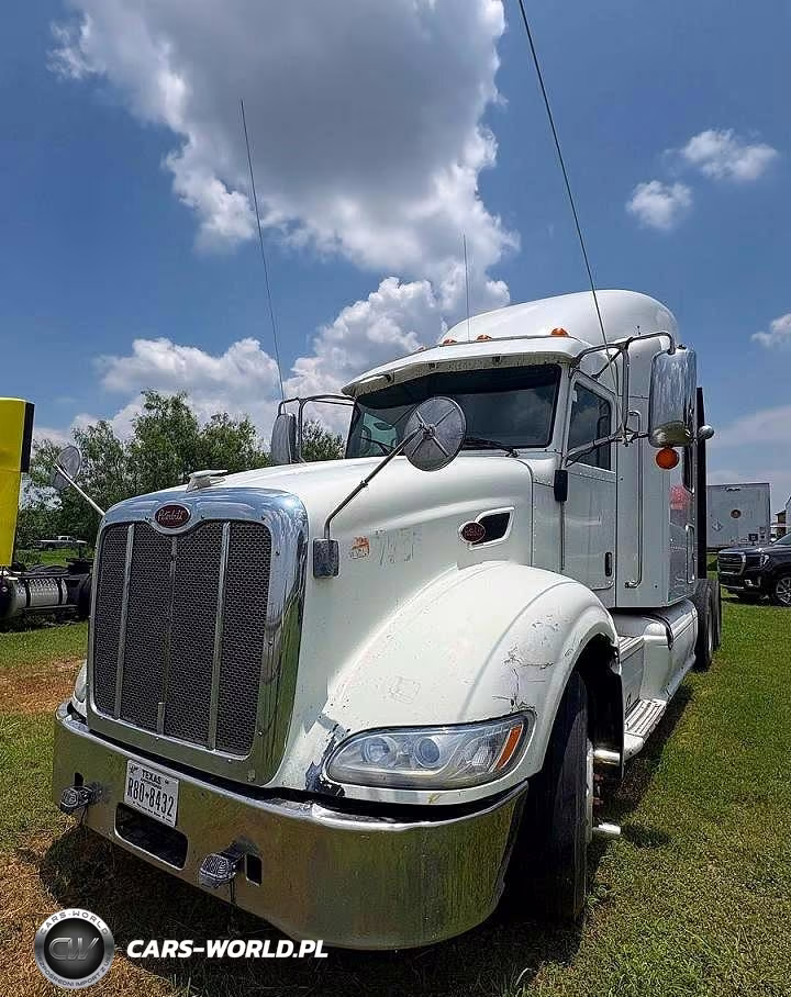 2013 Peterbilt 386 Semi Truck VIN:1XPHD48X5DD187538 - 2