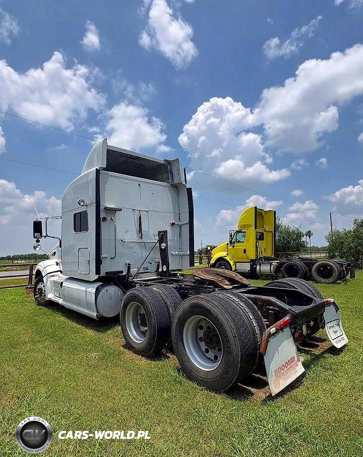 2013 Peterbilt 386 Semi Truck VIN:1XPHD48X5DD187538 - 3