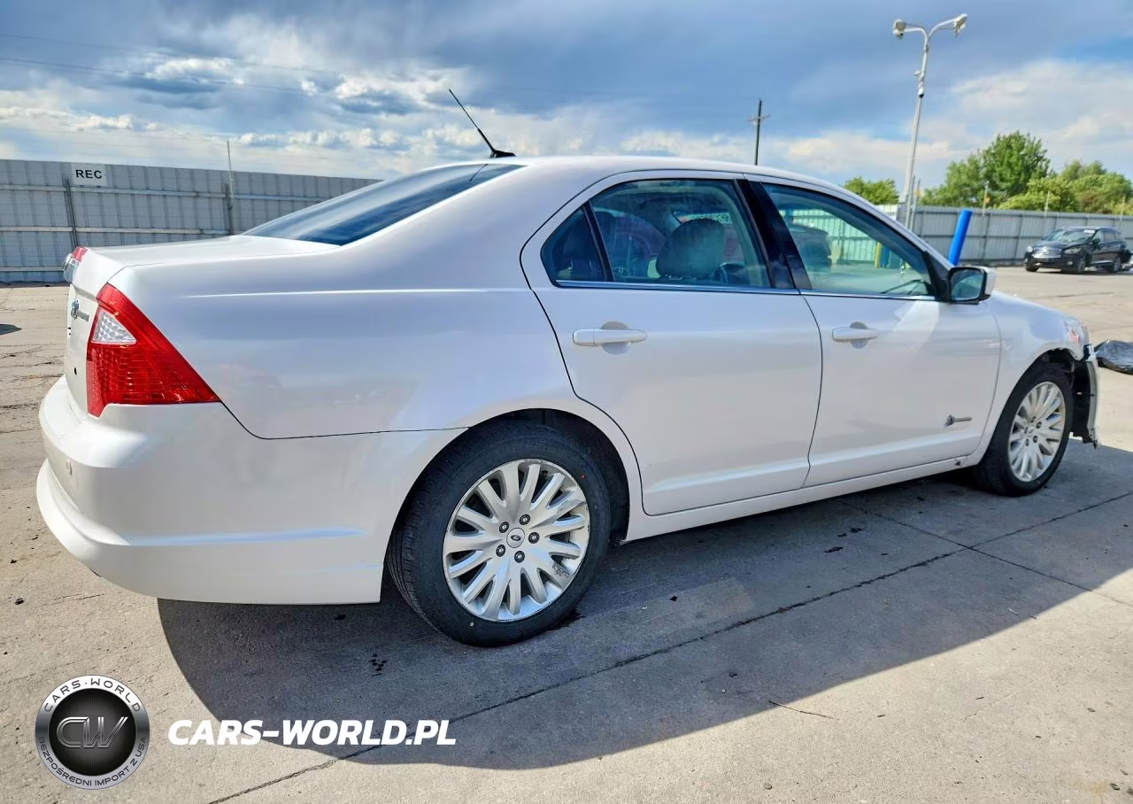 2010 Ford Fusion Hybrid VIN:3FADP0L39AR335610 - 3