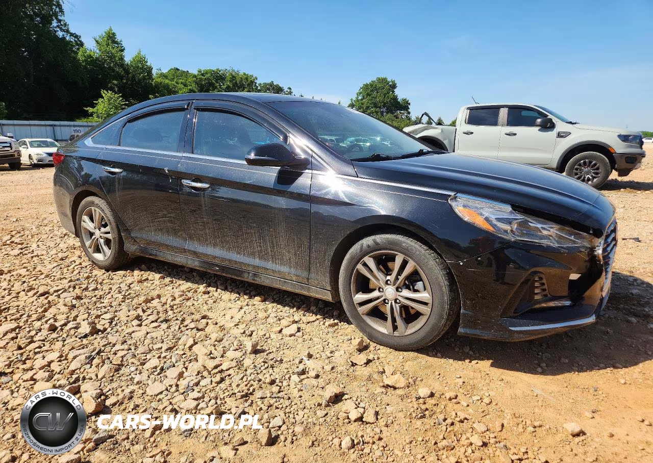 2018 Hyundai Sonata Limited VIN:5NPE34AF4JH606638 - 4