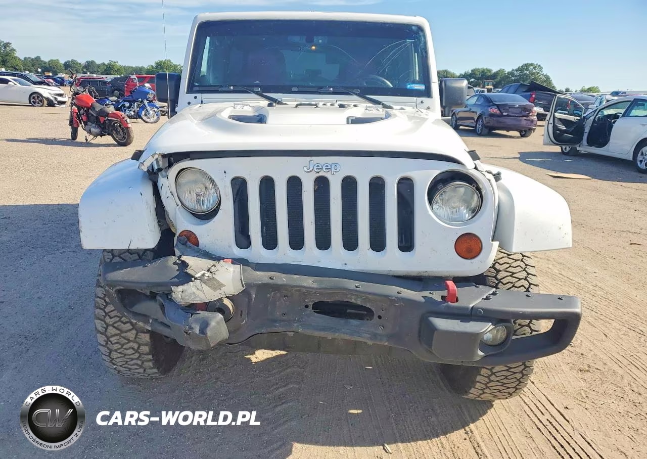 2013 Jeep Wrangler Unlimited Rubicon VIN:1C4HJWFG1DL656493 - 5