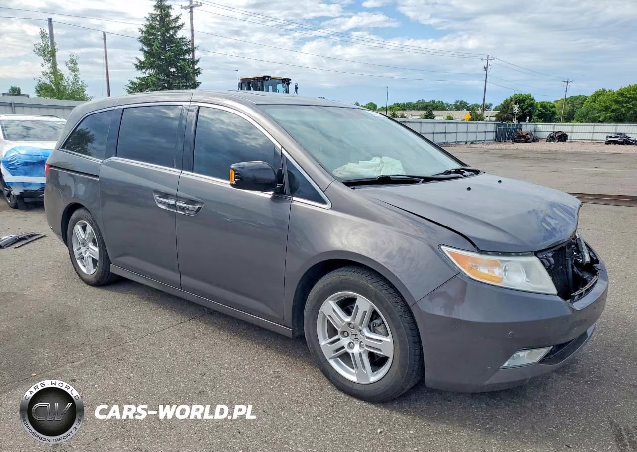 2013 Honda Odyssey Touring VIN:5FNRL5H91DB011546 - 4