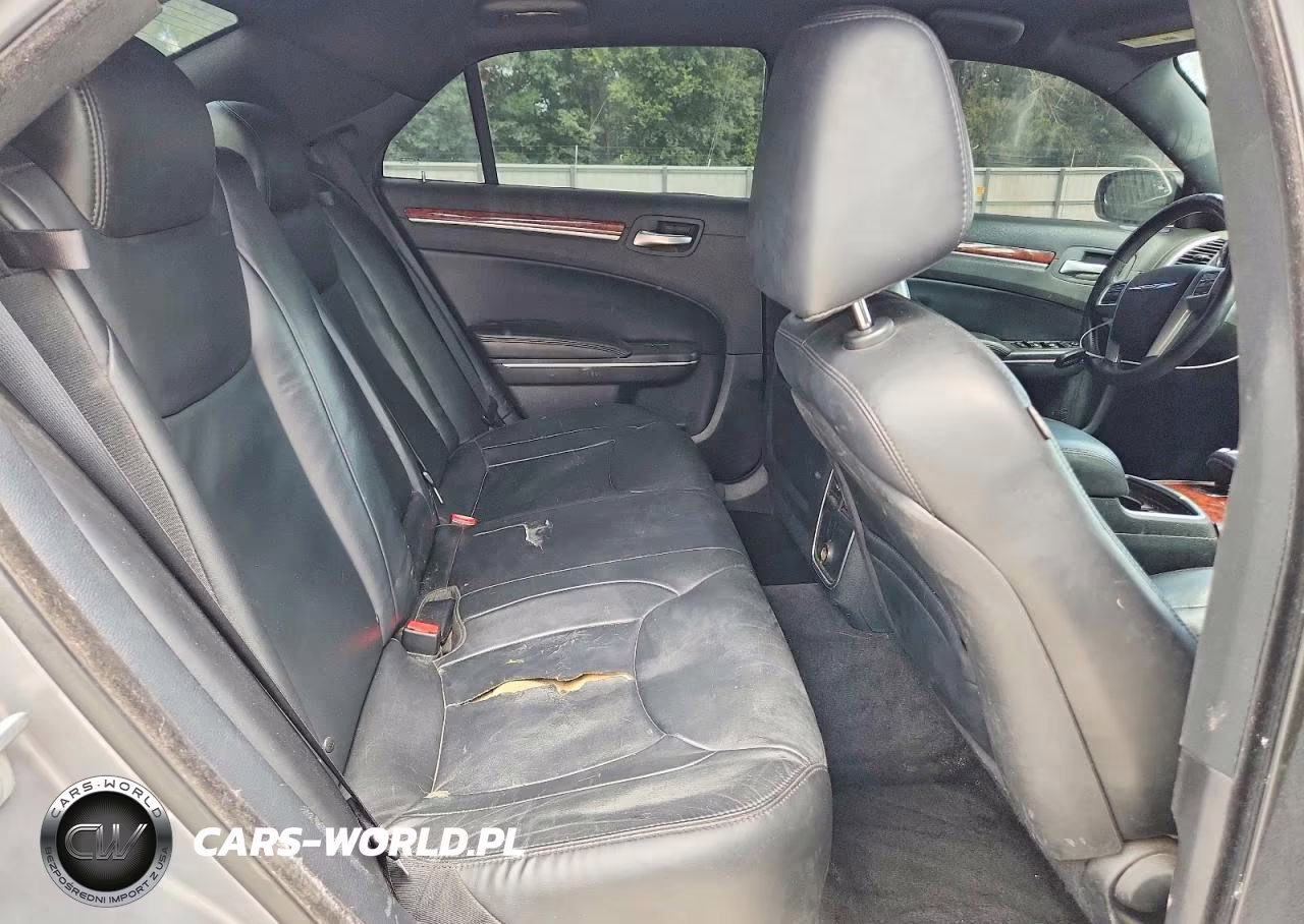 2013 Chrysler 300 VIN:2C3CCAAG7DH630528 - 10
