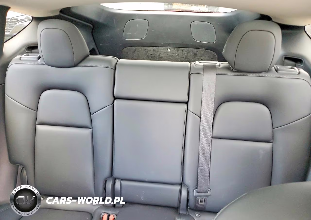 2022 Tesla Model Y VIN:7SAYGDEF8NF464247 - 10