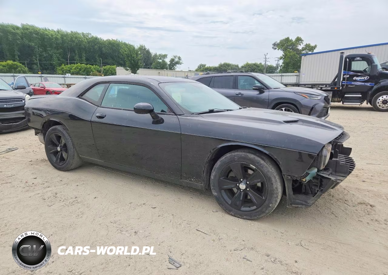 2018 Dodge Challenger Sxt VIN:2C3CDZAG8JH241923 - 4