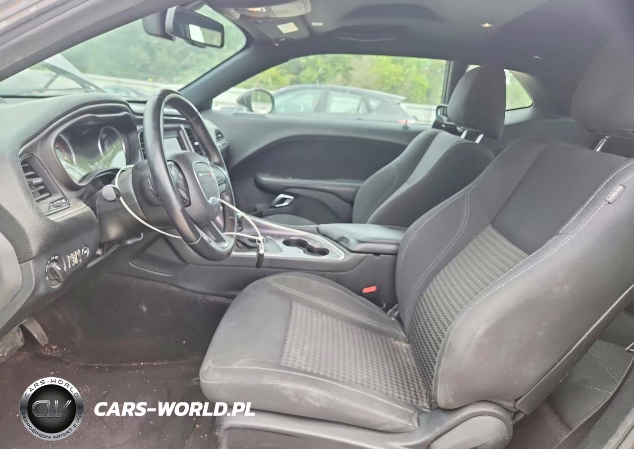 2018 Dodge Challenger Sxt VIN:2C3CDZAG8JH241923 - 7