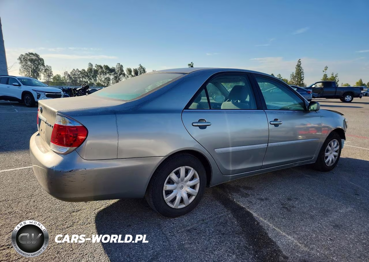 2005 Toyota Camry Le VIN:4T1BE32K15U967173 - 3