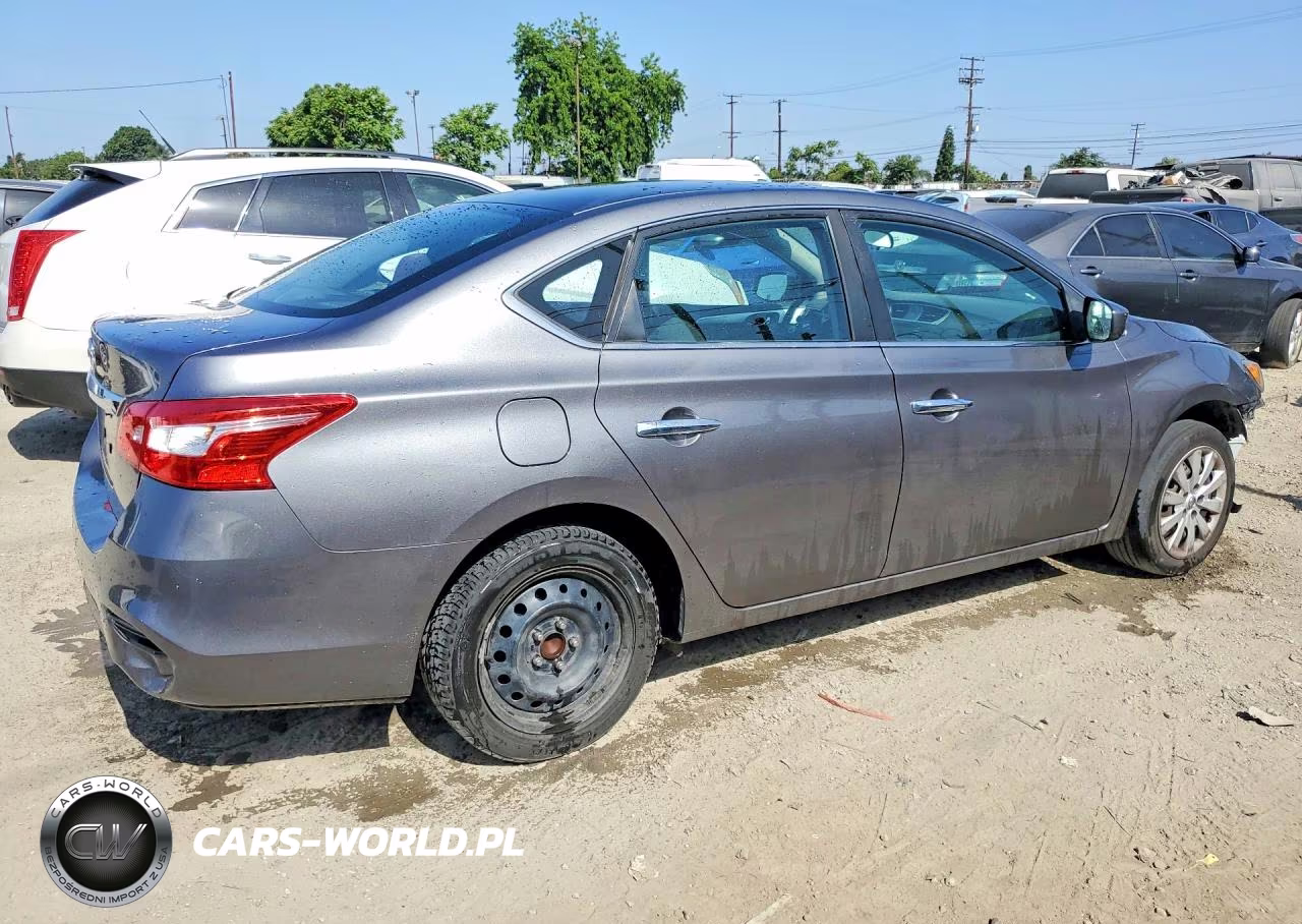 2018 Nissan Sentra S VIN:3N1AB7AP6JY226931 - 3