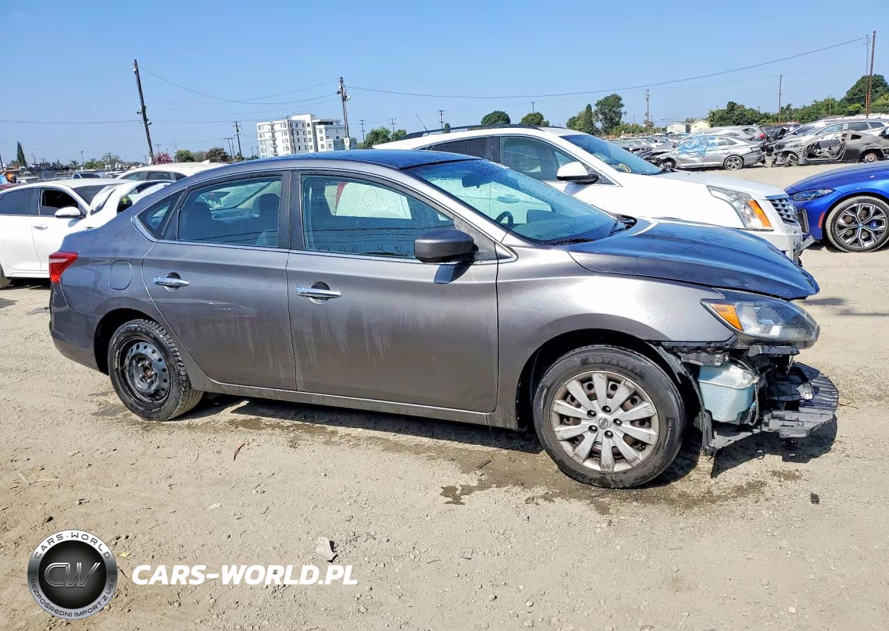 2018 Nissan Sentra S VIN:3N1AB7AP6JY226931 - 4