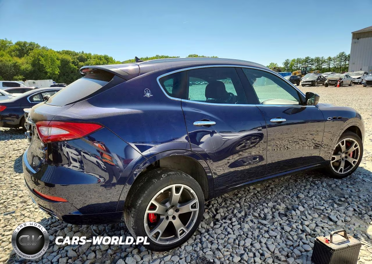 2017 Maserati Levante S Luxury VIN:ZN661YUL0HX229533 - 3