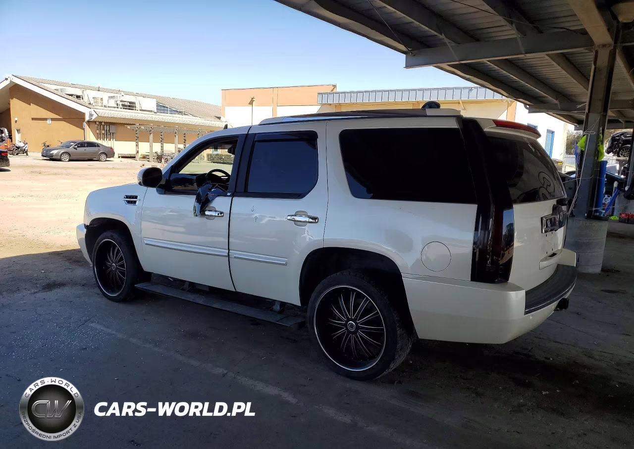 2007 Cadillac Escalade Luxury VIN:1GYFK63847R339045 - 2