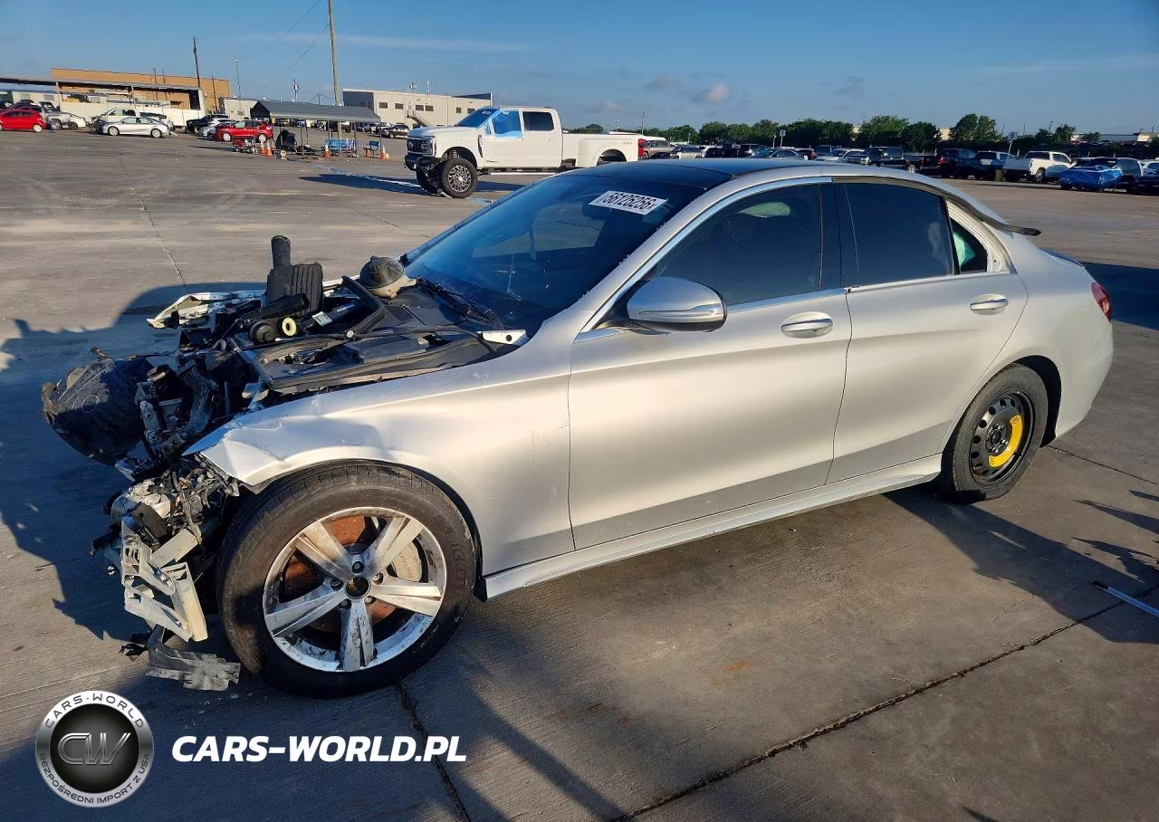 2015 Mercedes-Benz C 300 – zdjęcie 1 z 13